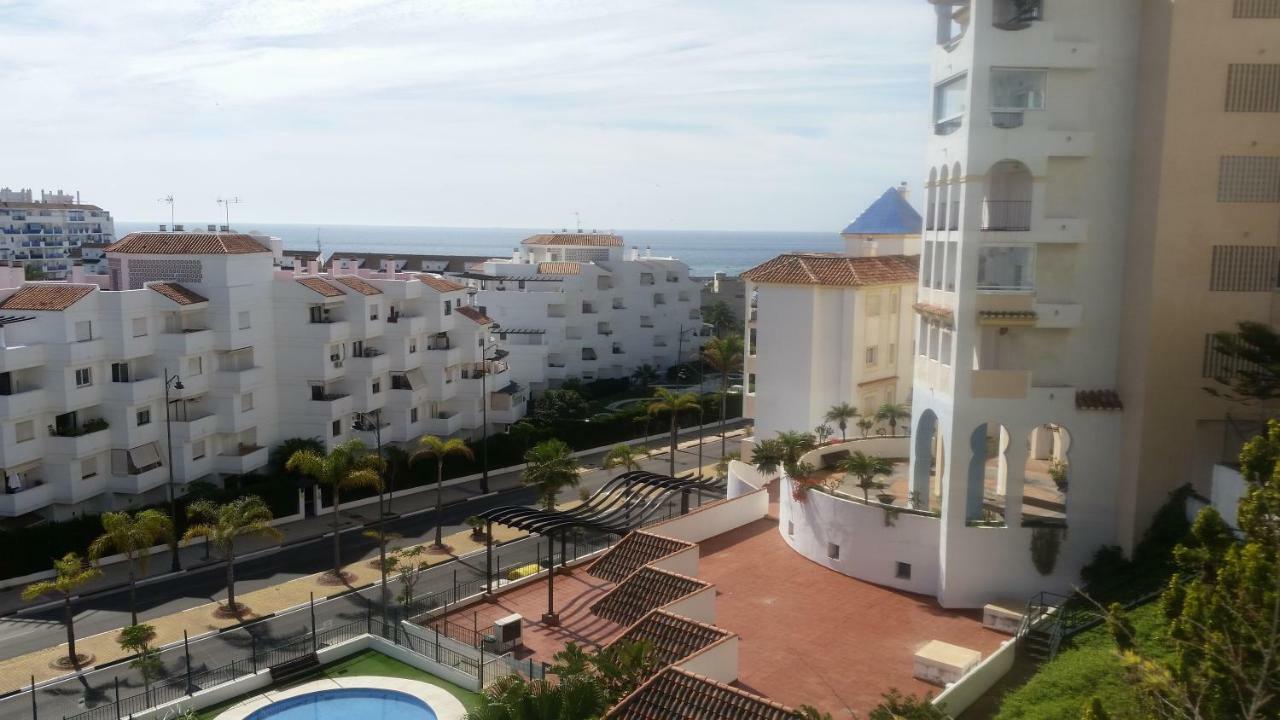 Puerto Deportivo Estepona Exterior foto